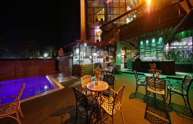 Hotel pool